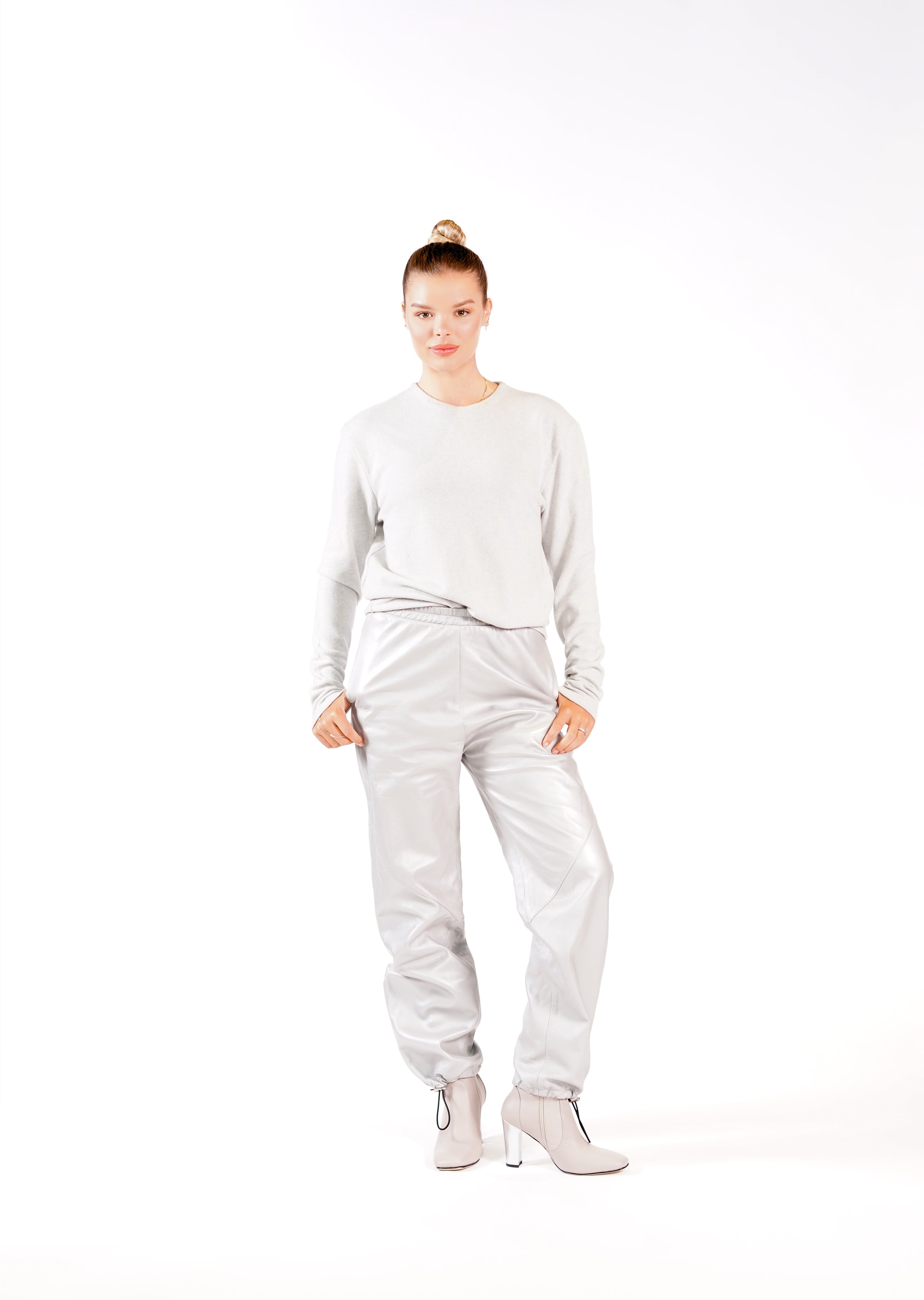 CASHMERE CREW NECK SWEATER LIGHT GREY